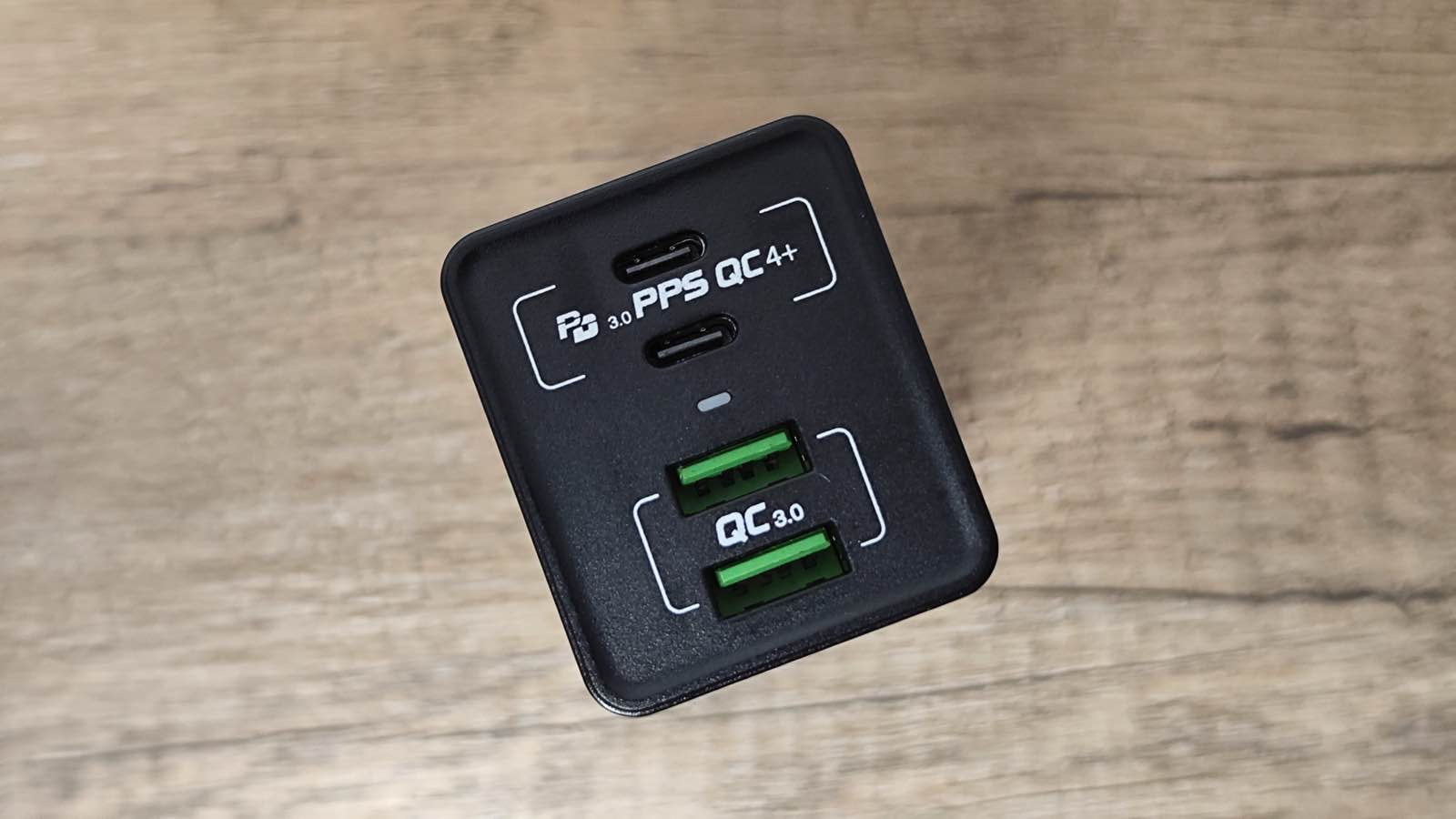 【开箱评价】498 的 maxpower 100W 4 位 GaN USB 充电器（SG510GX） 动态 Express中文官网