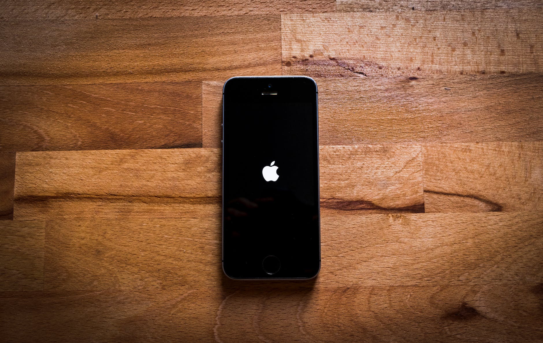 Tim Cook 表示睇好 Apple 在在印度發展，所以是「脱離中國」嗎？
