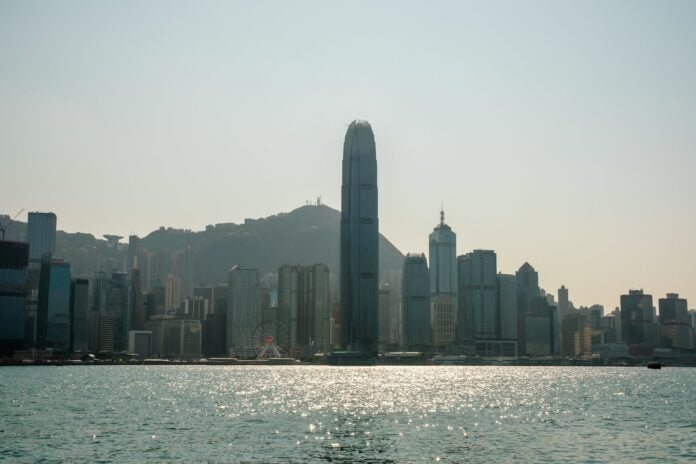 victoria harbour in hong kong