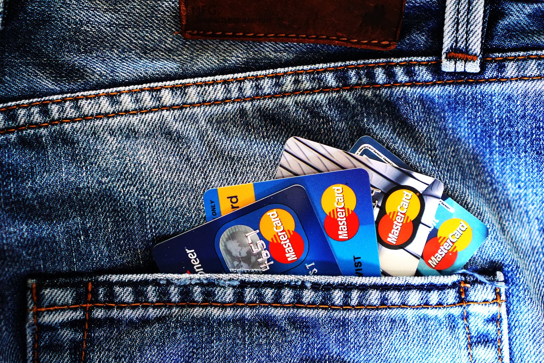 信用卡 EMV 標準的歷史，誕生的原因就是為了取代磁條