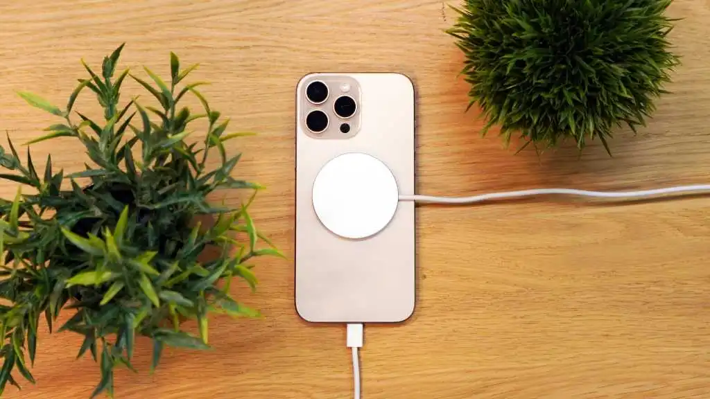 Apple iPhone 17 Pro 的新設計與標誌位置調整