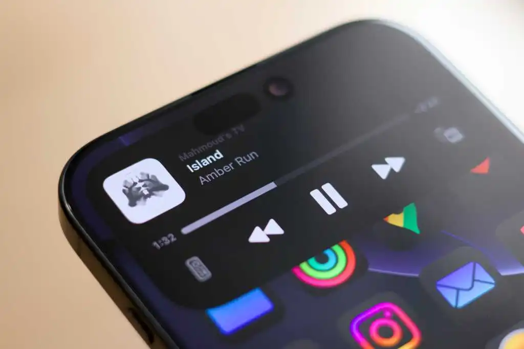 Apple 計劃在未來五年內逐步去除 iPhone 前置鏡頭缺口