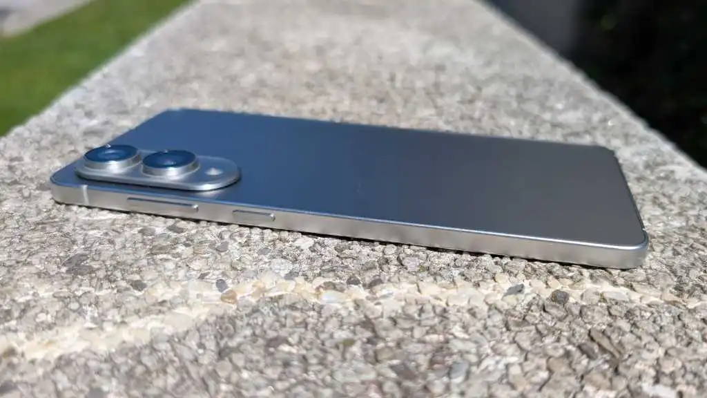 iPhone 17 Air 與 Galaxy S25 Edge 的市場表現比較及消費者需求分析