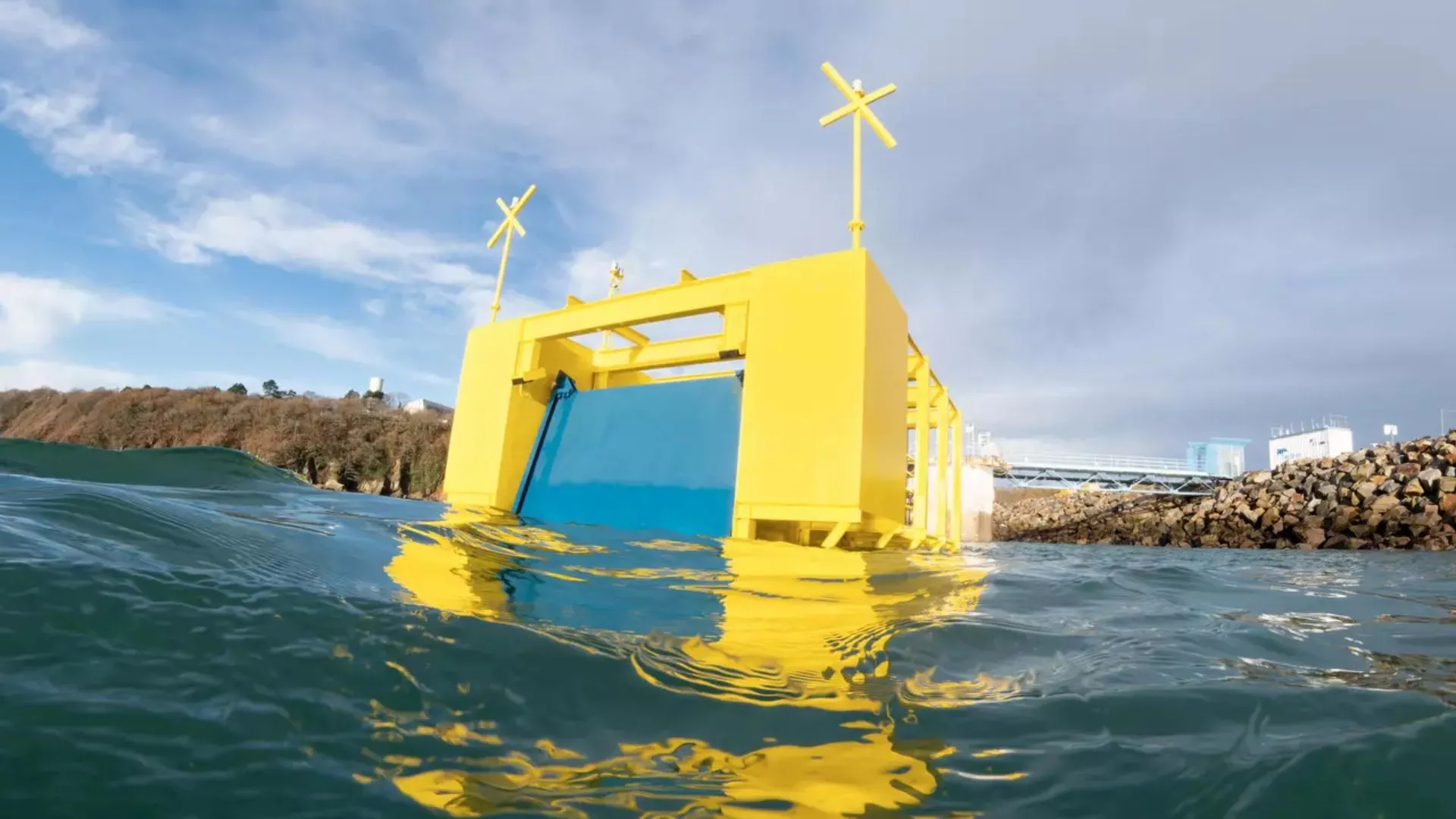 法國技術將海洋防波堤轉變為波浪能發電系統