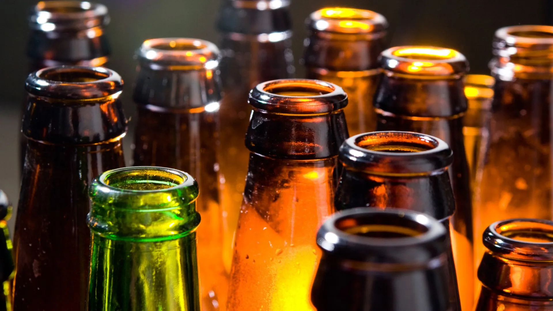 玻璃瓶飲品中的微塑料含量高於塑料瓶的研究結果