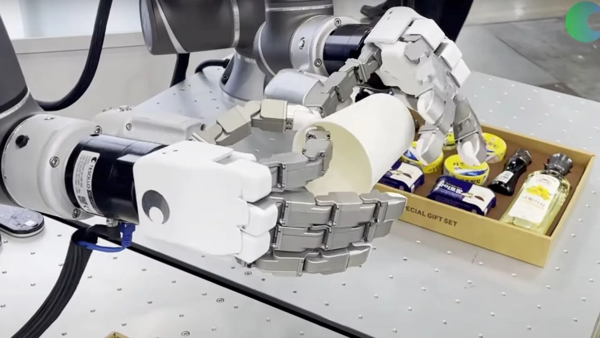 Samsung 技術助力機器人手掌自動化應用