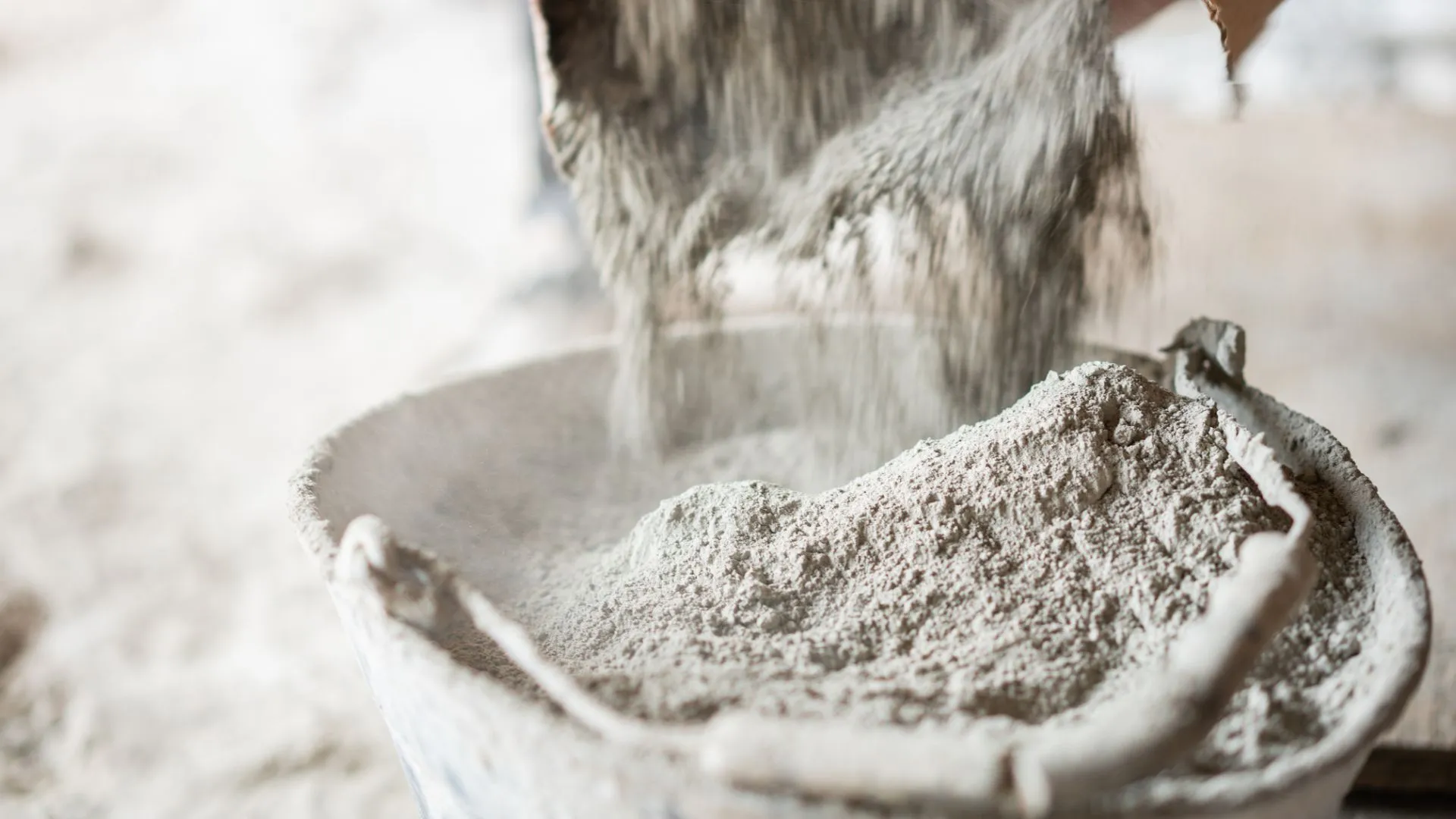 密西根州科學家將二氧化碳轉化為清潔水泥的創新方法