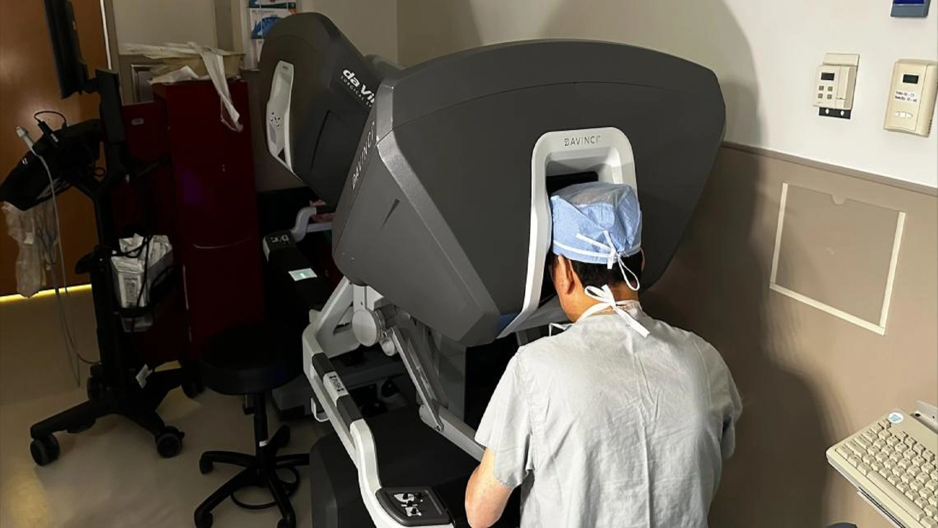 美國首次無胸腔切開的全機械心臟移植手術成功完成