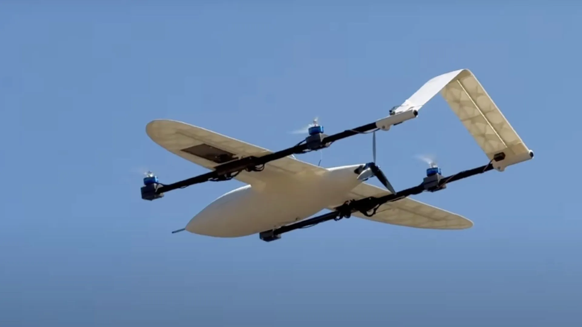 新手工程師利用 3D 打印技術成功製作可飛行 130 英里無人機