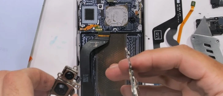 Samsung Galaxy S25 Edge 拆解視頻詳情分析