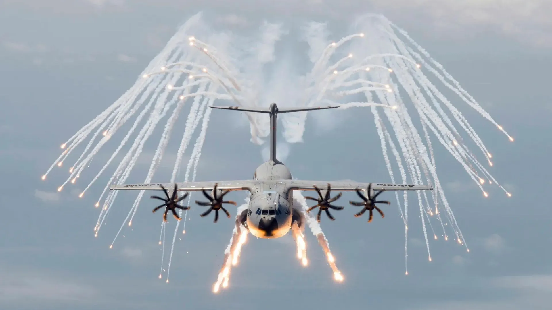 Airbus A400M 轉型為多功能軍用飛機，增強無人機、消防及電子戰能力