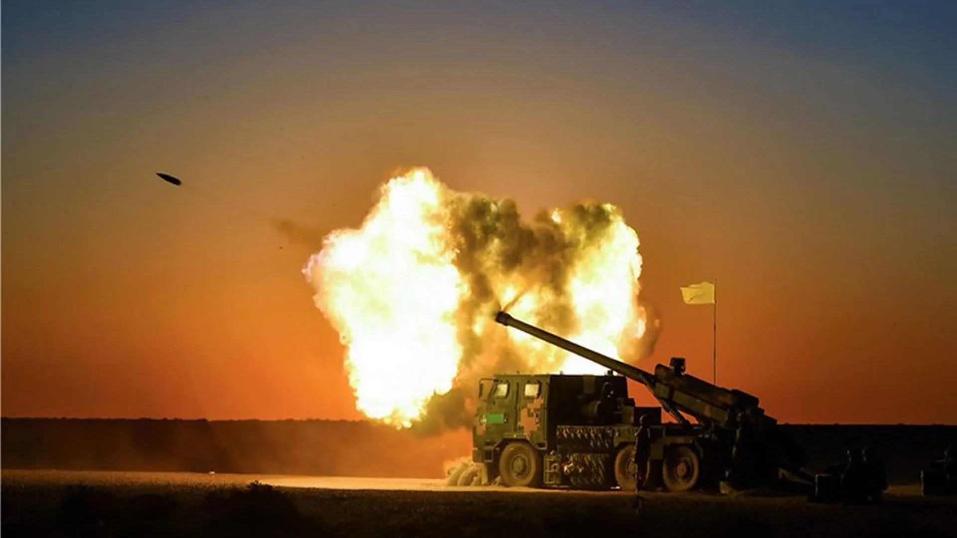 中國自走炮在高海拔環境中進行精確射擊演習