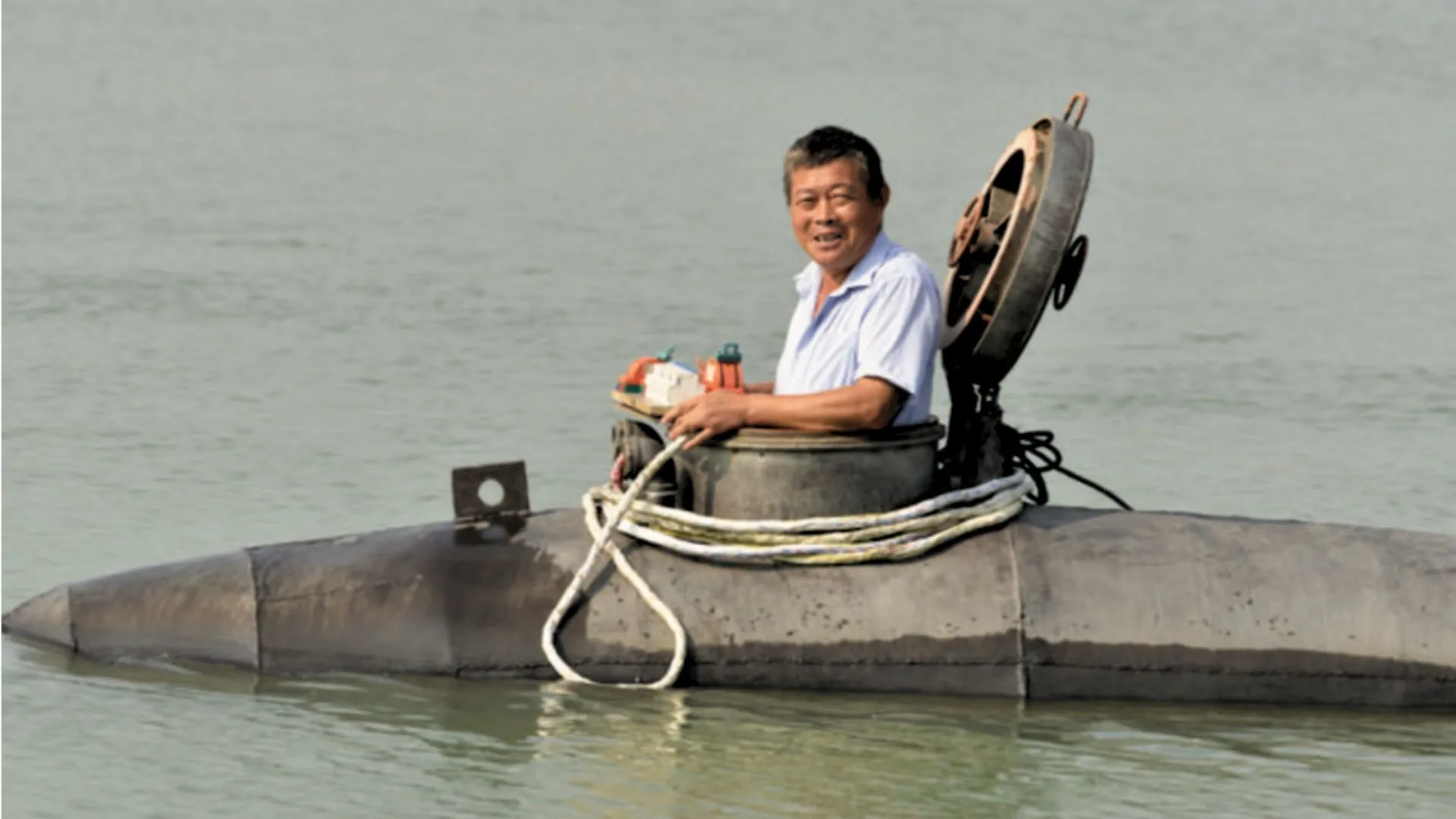 自製潛艇「大黑魚」成功潛水 26 英尺引發熱議