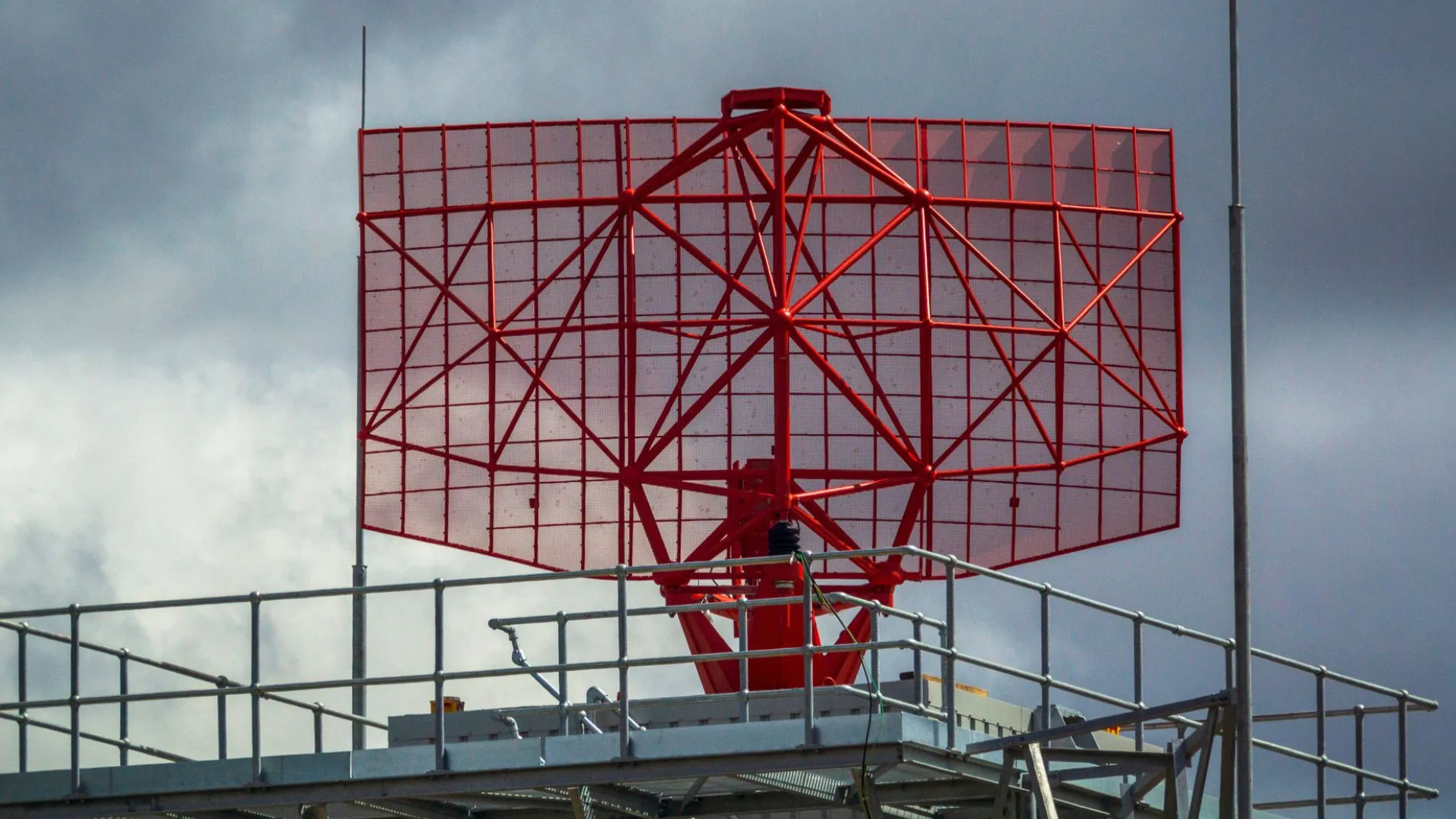 「研究指出機場雷達信號可能向外星文明發送信息」