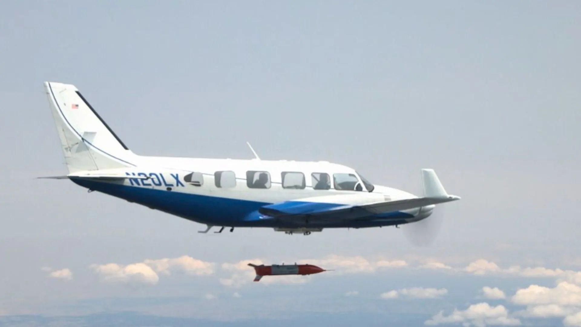 Lockheed 測試低成本巡航導彈，將貨機和直升機轉變為轟炸機