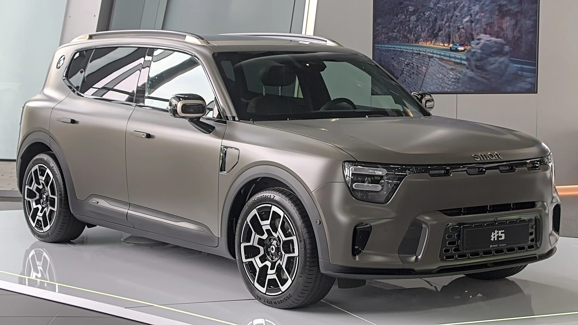 Smart 推出新款混合動力 SUV Smart #5，總續航可達 1,000 英里