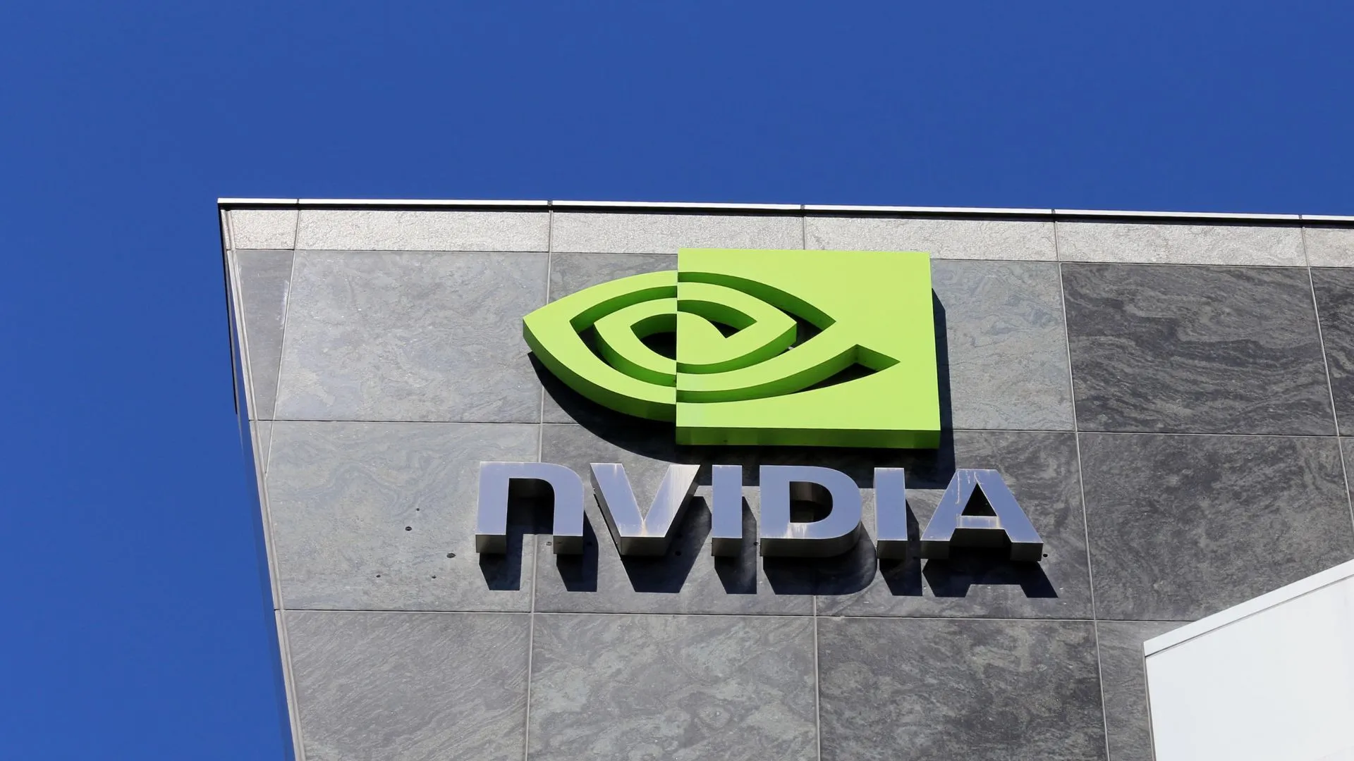 Nvidia 成為首家市值達 4 萬億美元的公司，AI 需求激增