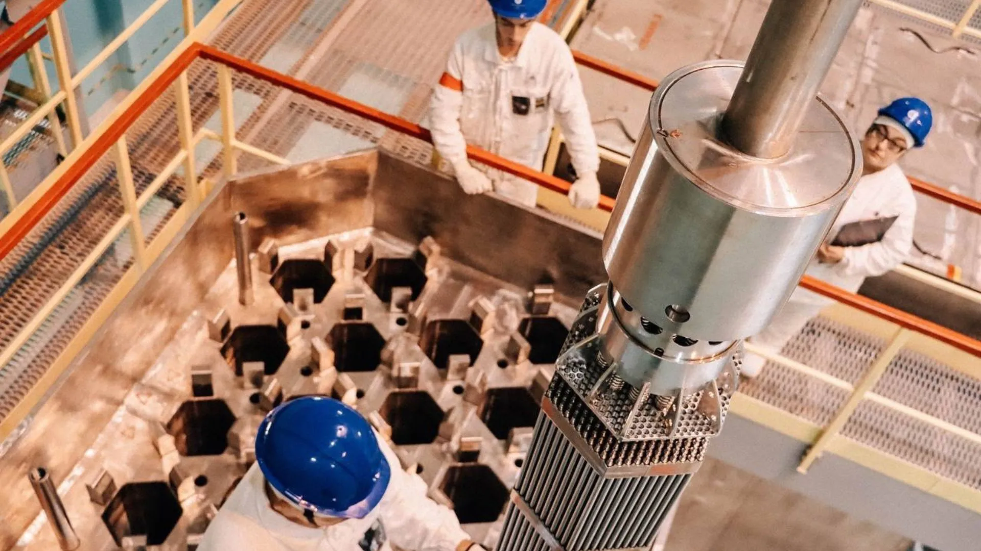 俄羅斯公司在反應堆核心加載第五代核燃料以實現閉合燃料循環