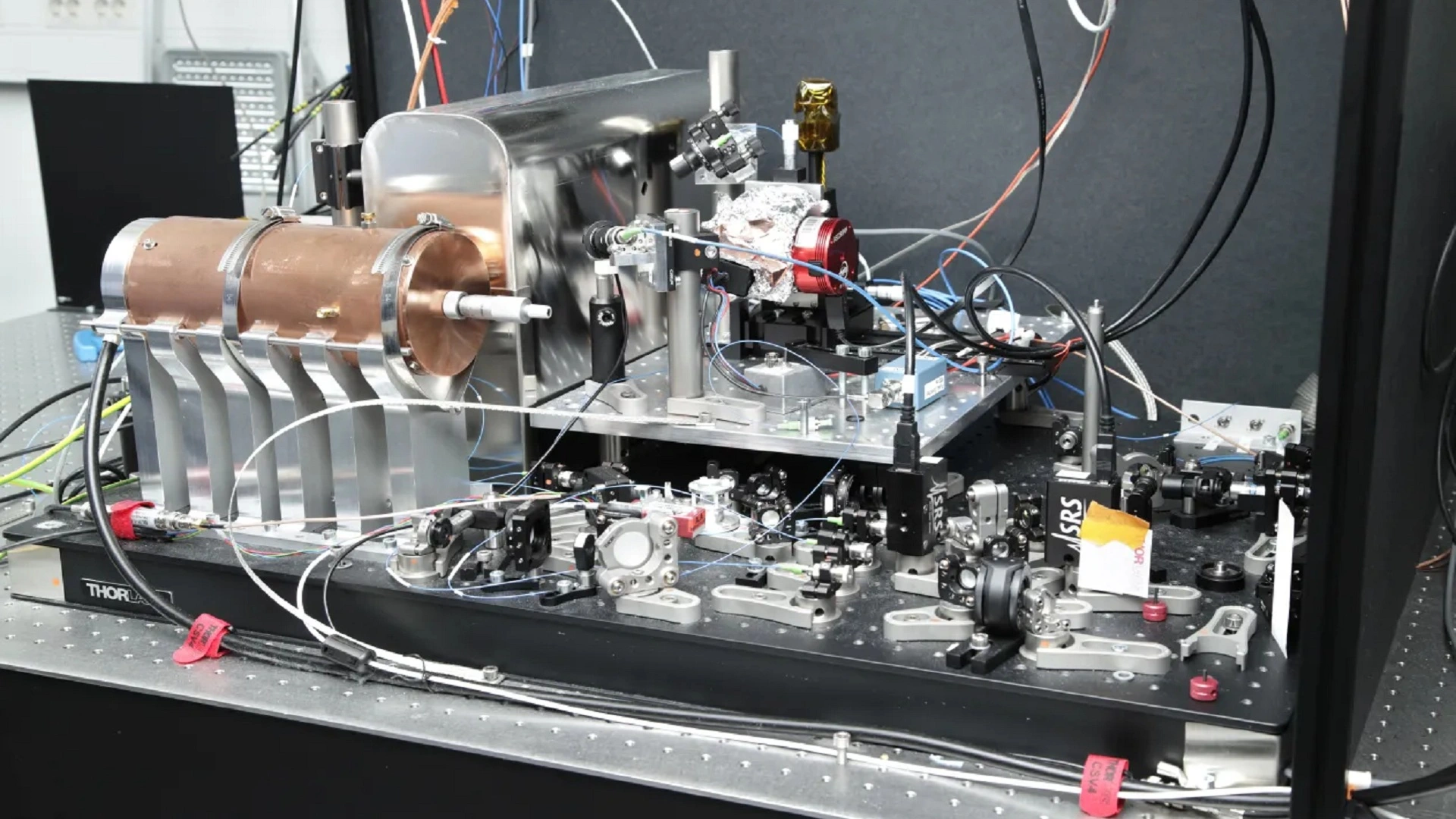 科學家聯繫 10 個時鐘，跨越 6 國重塑秒的定義