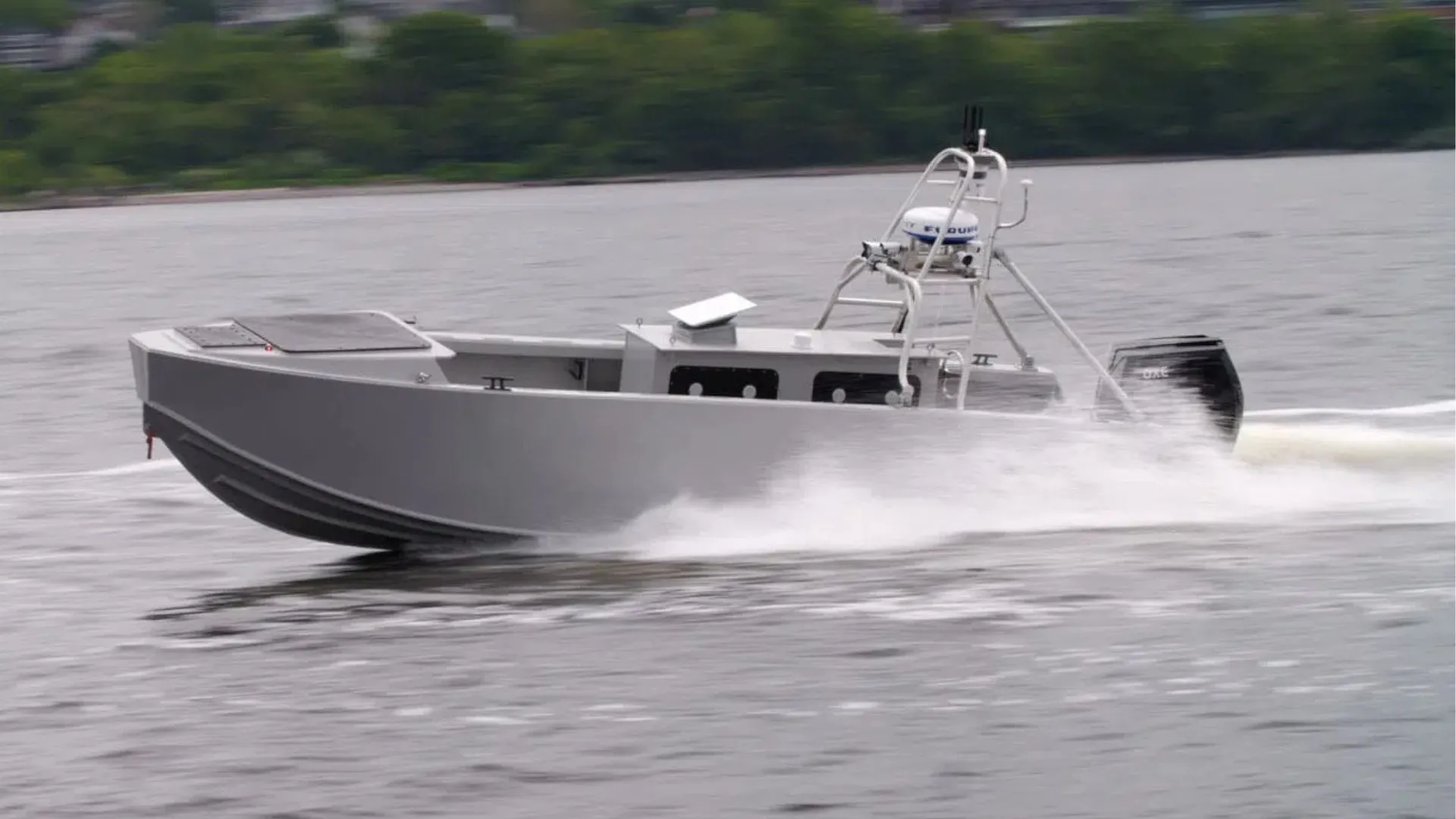 「新型自動化海上無人艦 VENOM 正式投入使用」