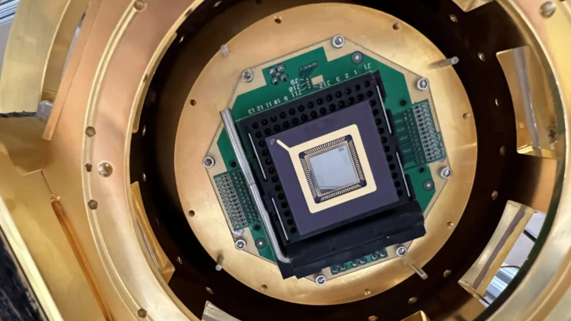 量子晶片穩定性及擴展性的新進展