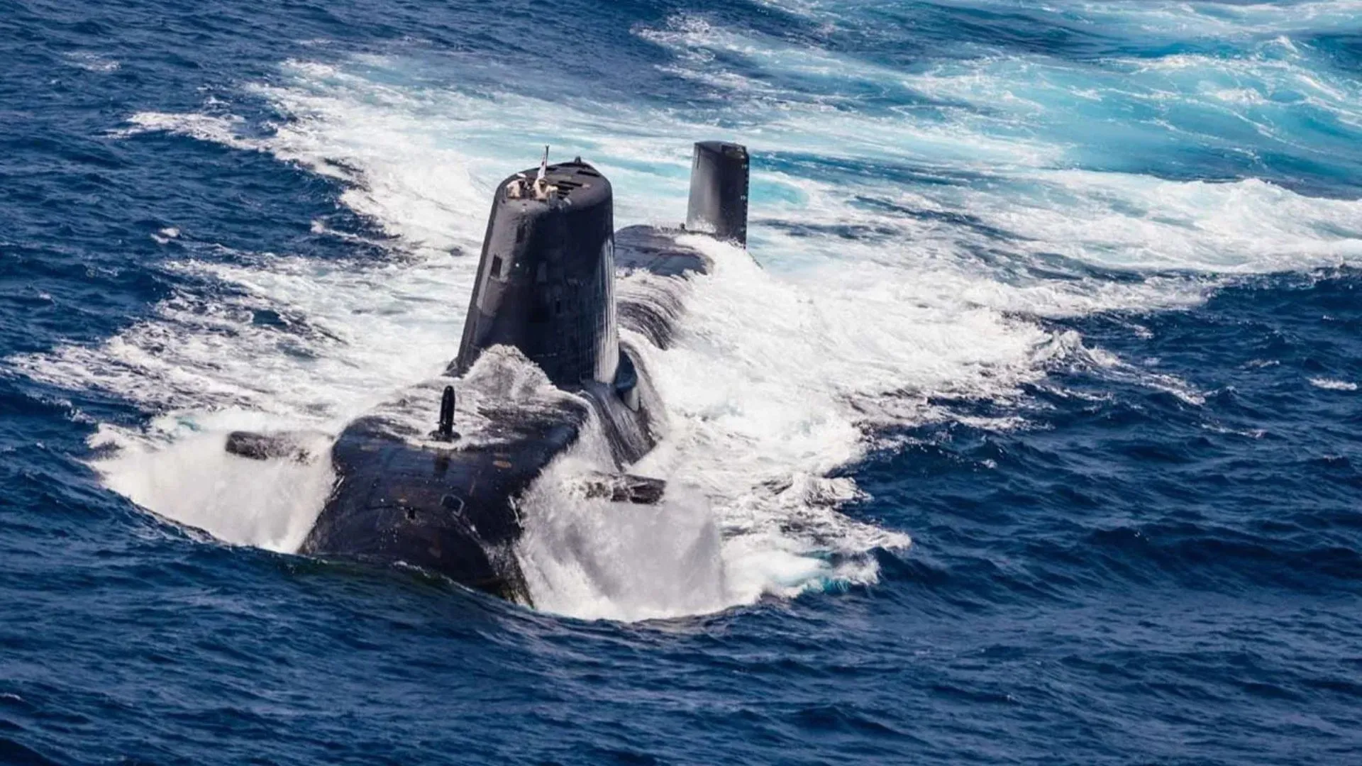 英國核潛艇發射無人艇以探測隱形敵人