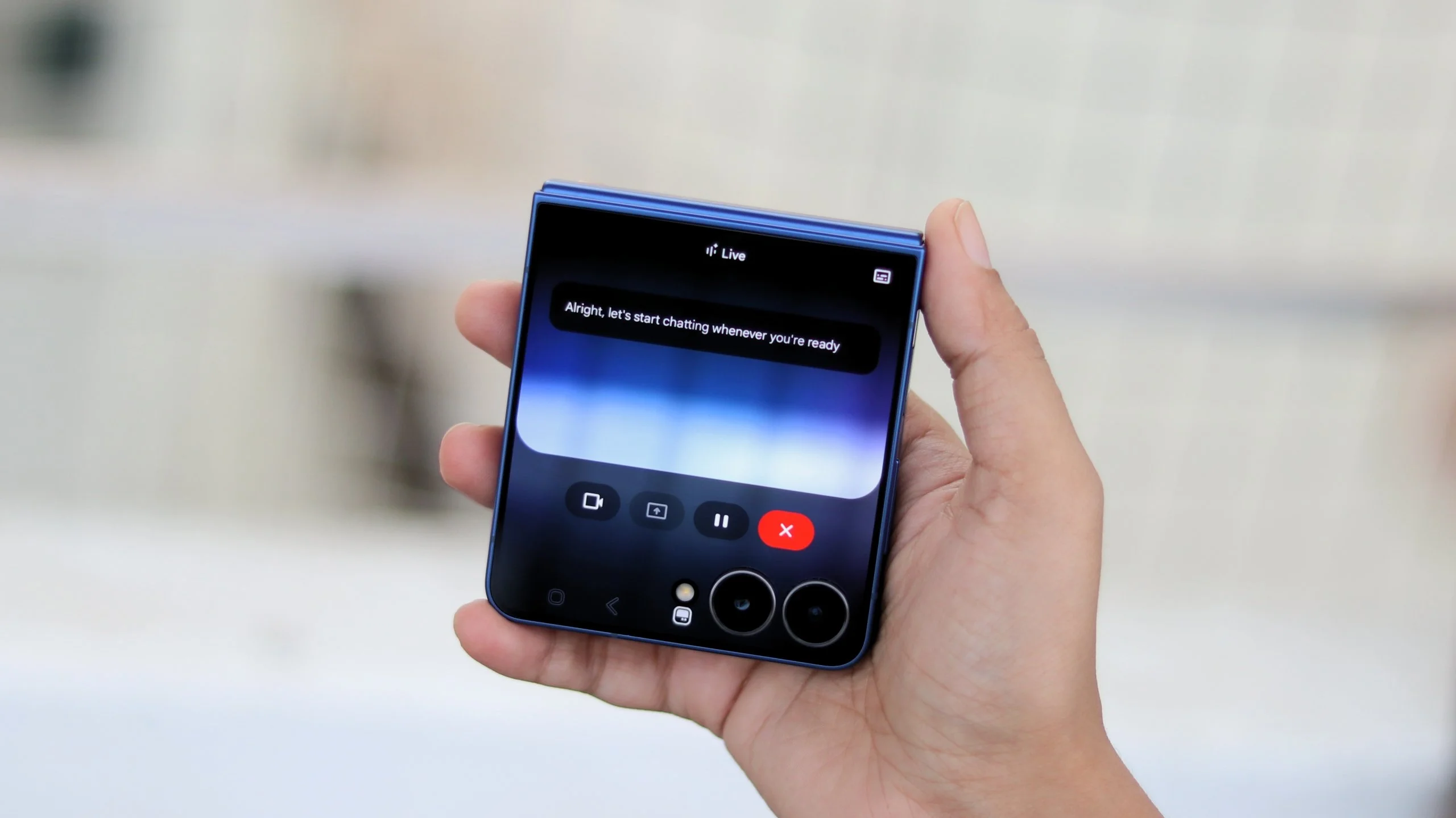 Samsung Galaxy Z Flip 7 的優勢促使 Apple 進行宣傳