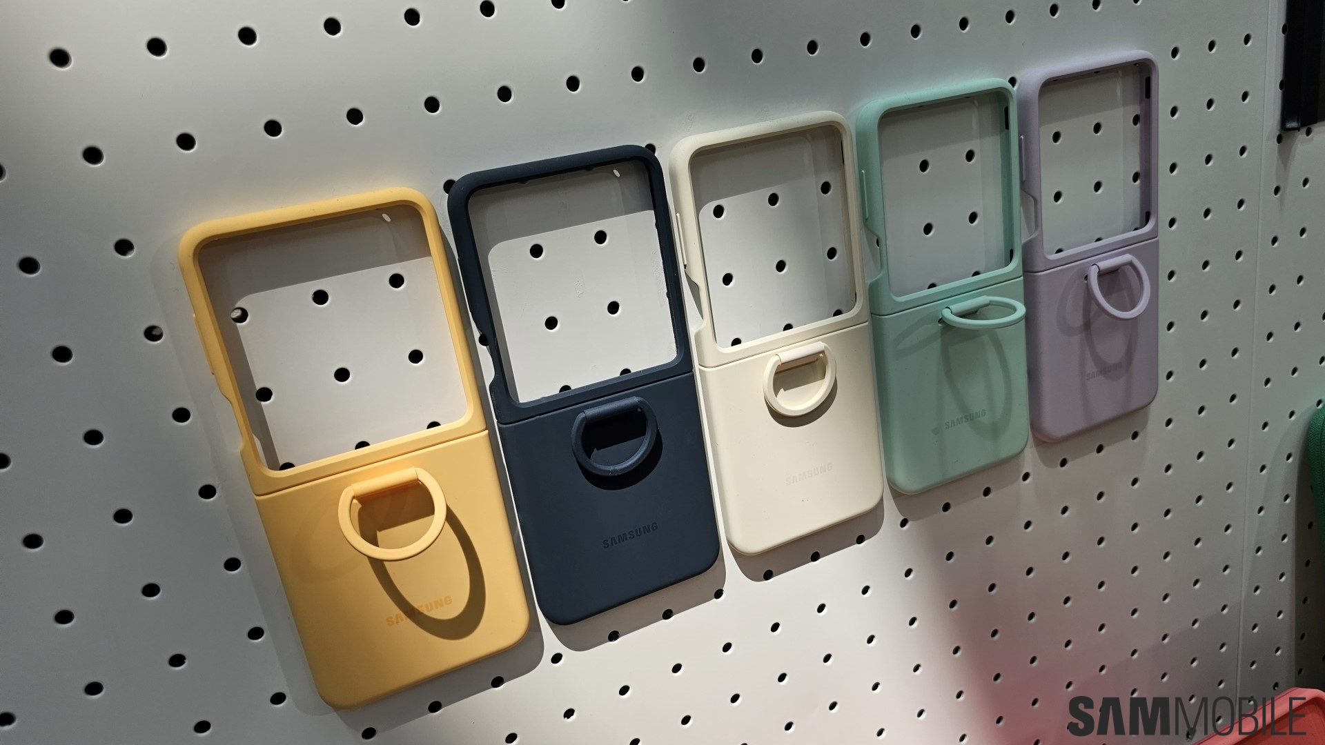 Samsung Galaxy Z Flip 7 的新款保護殼曝光