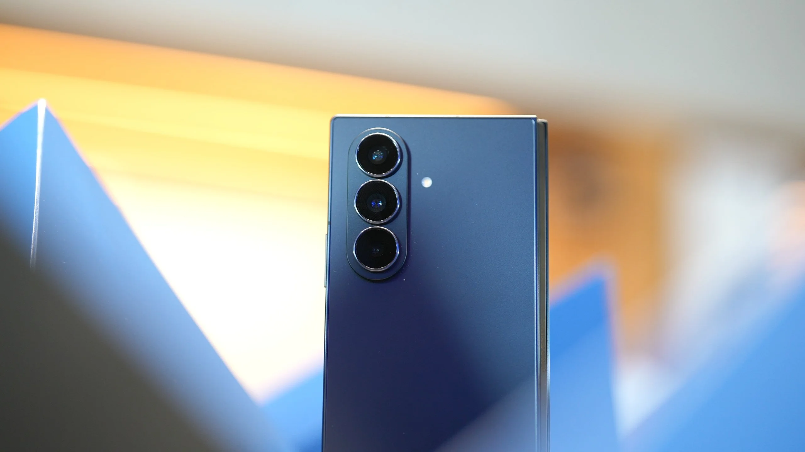 Samsung Galaxy Z Fold 7 在歐洲受歡迎，Blue Shadow 在全球表現出色