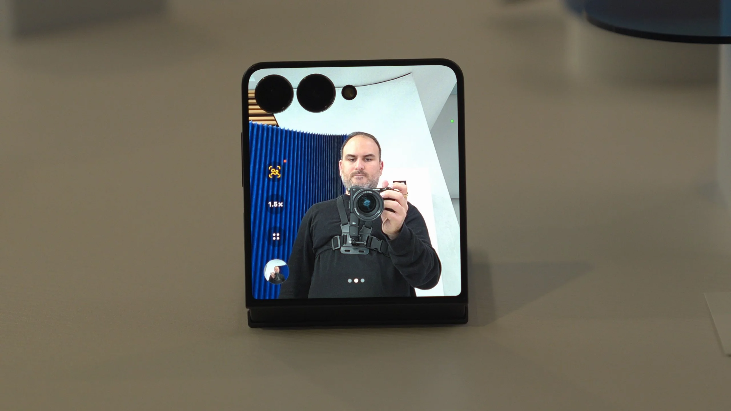 Samsung Galaxy Z Flip 7 的外屏相機控制功能提升使用便利性