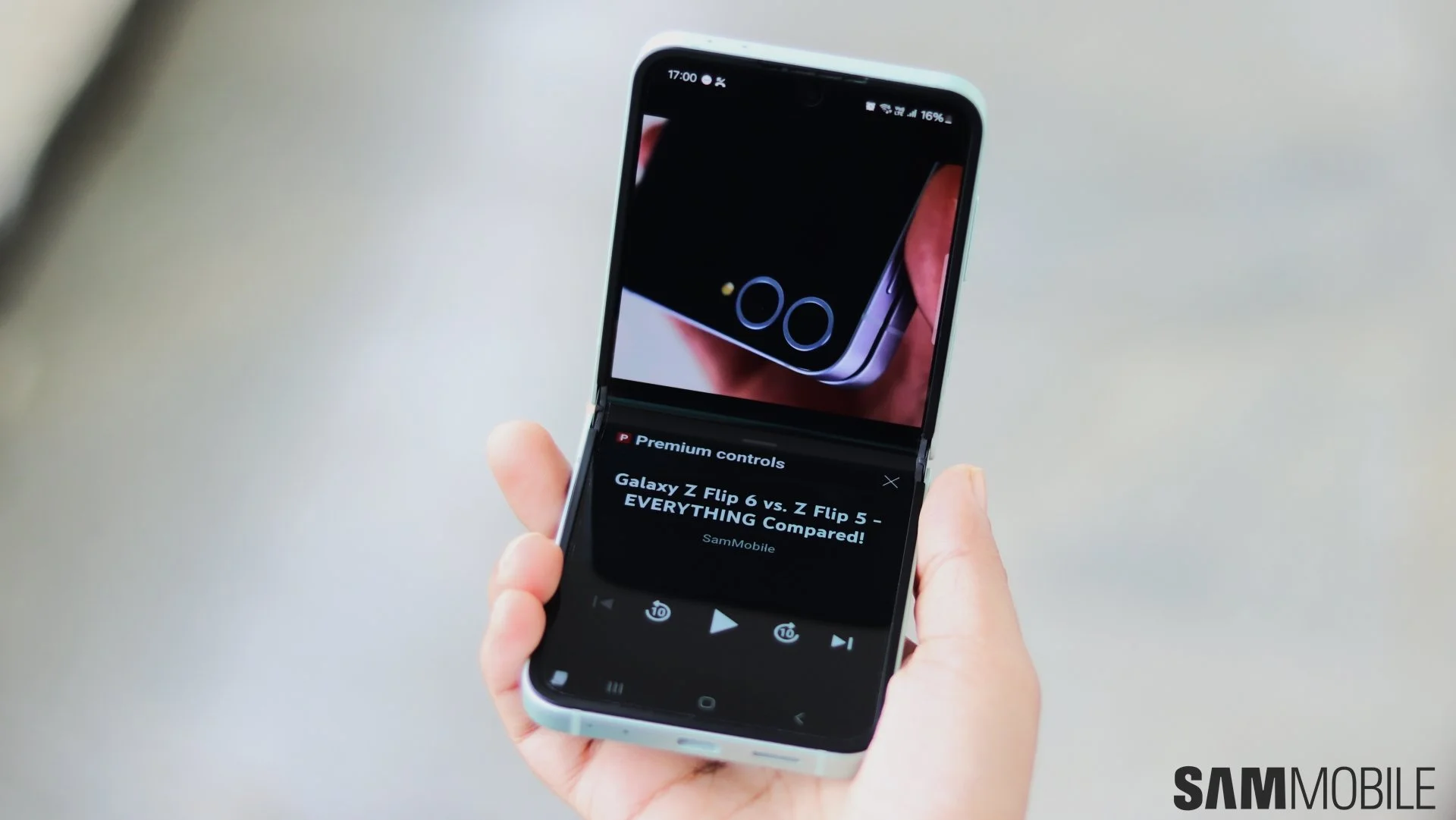 Samsung Galaxy Z Flip 7 的顯示屏似乎沒有摺痕