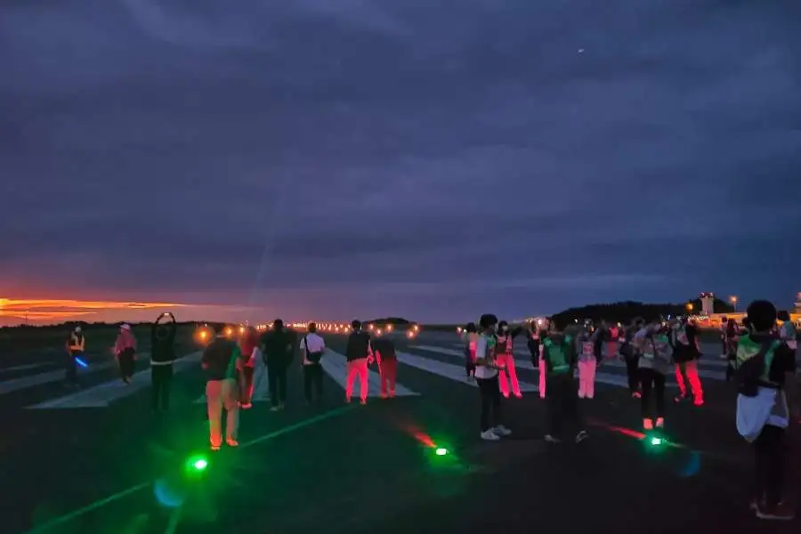 日本 富士山靜岡機場 滑走道開放 步行體驗活動引發熱潮