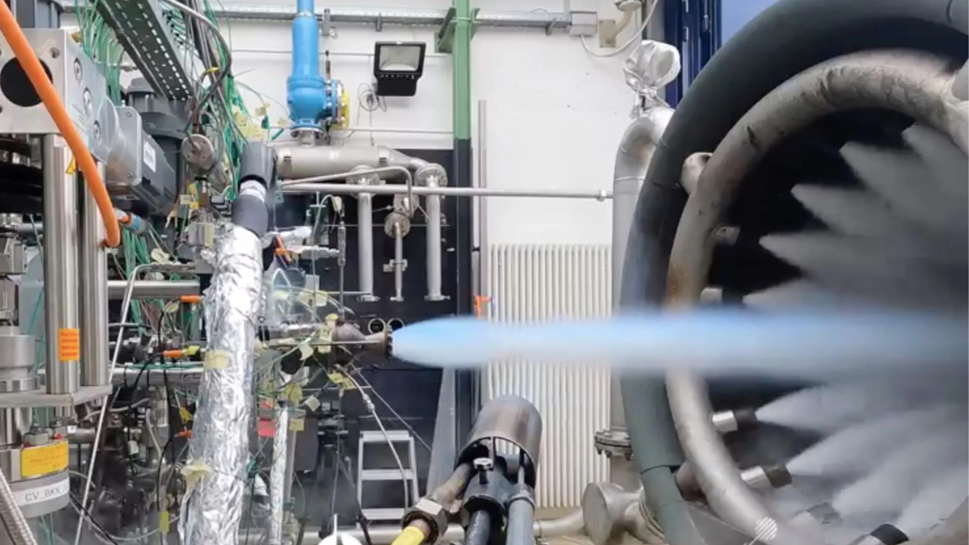 德國公司成功測試 250 噸泰風火箭燃燒引擎