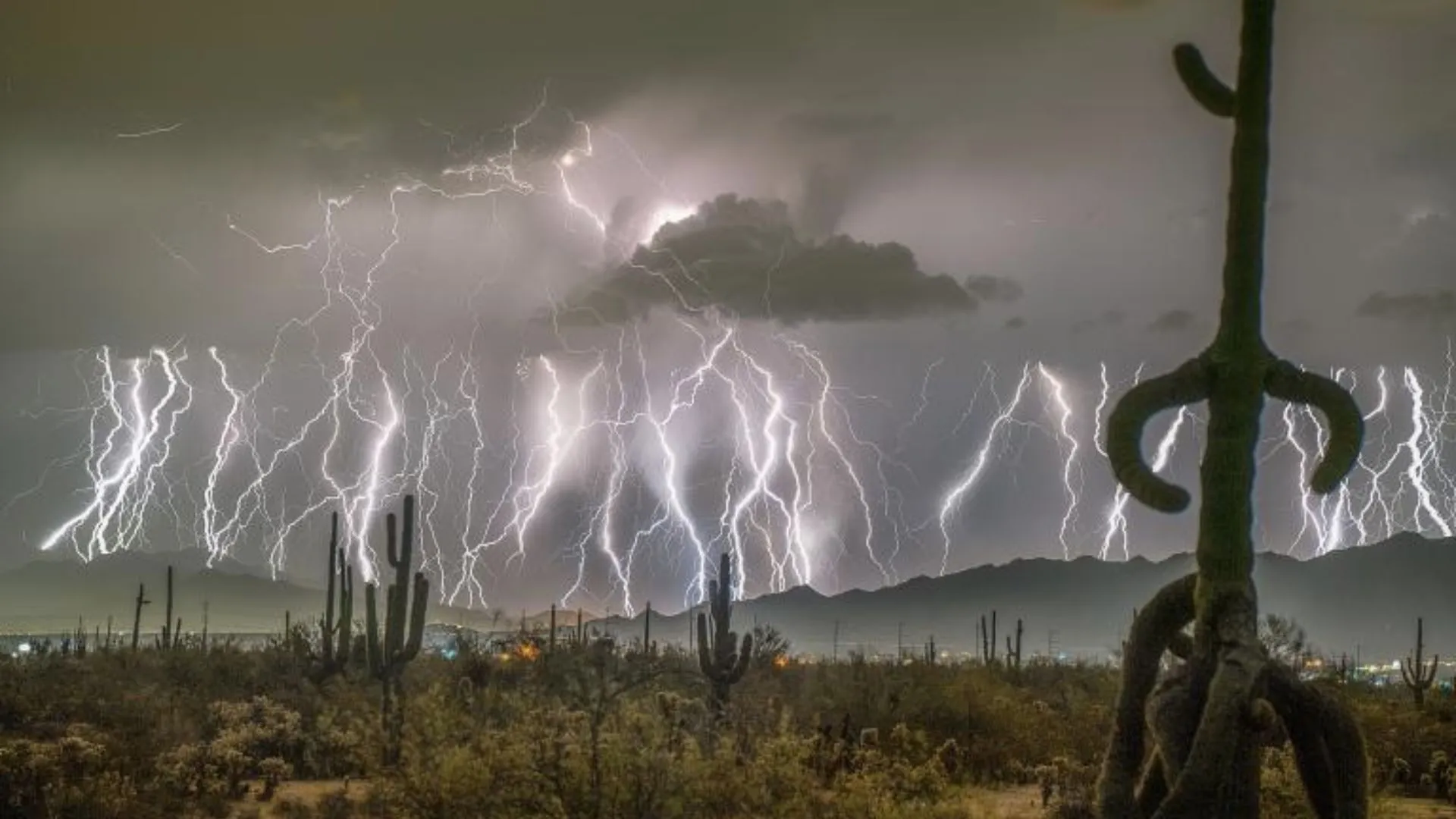 世界紀錄：閃電持續時間長達平均閃電的 50 倍