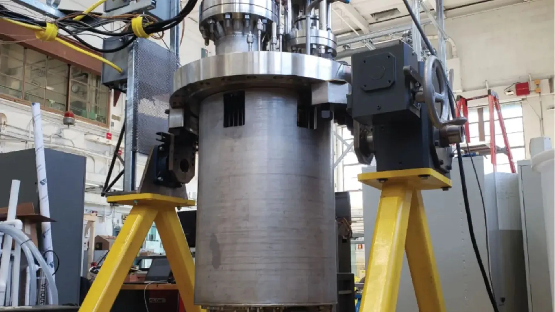 MIT 研究助力預測核反應堆中石墨的使用壽命