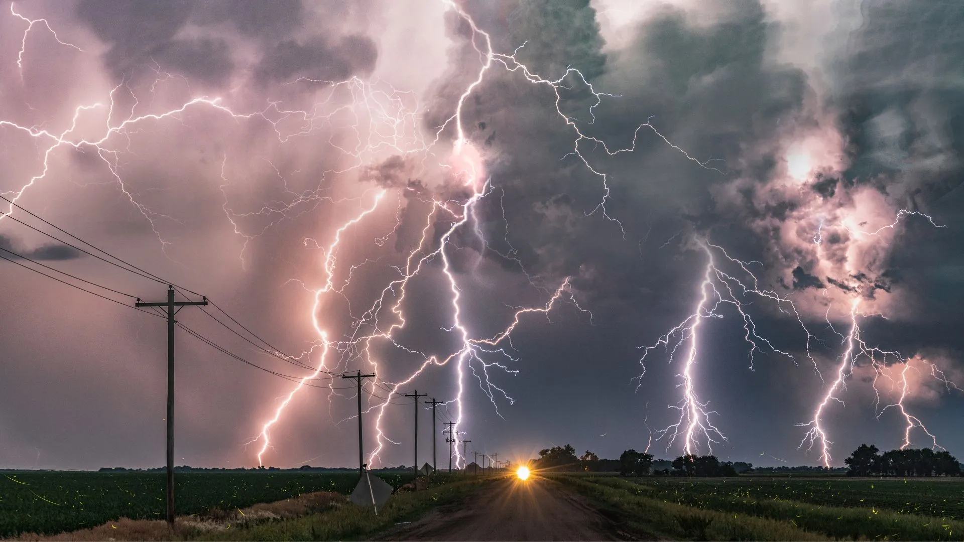 NASA 衛星觀測到閃電產生空氣污染氣體