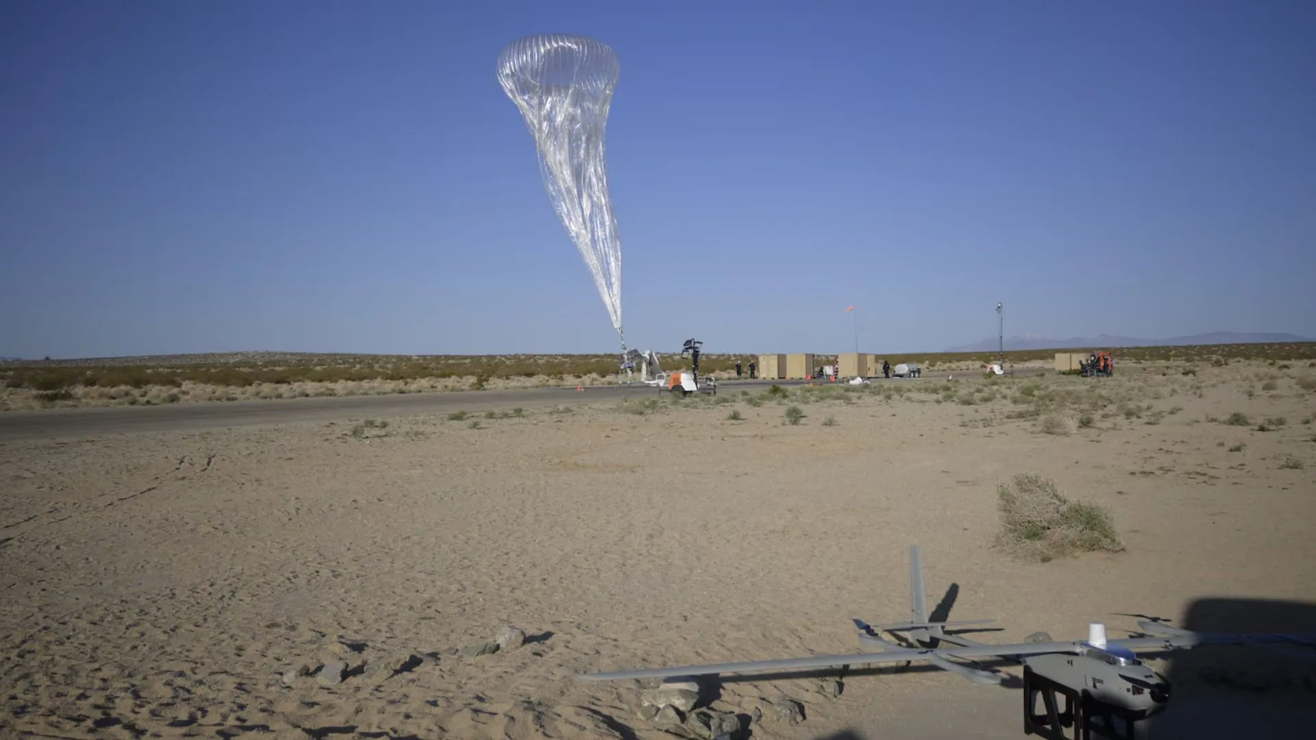 海軍測試氫氣氣球與無人機結合的監視能力