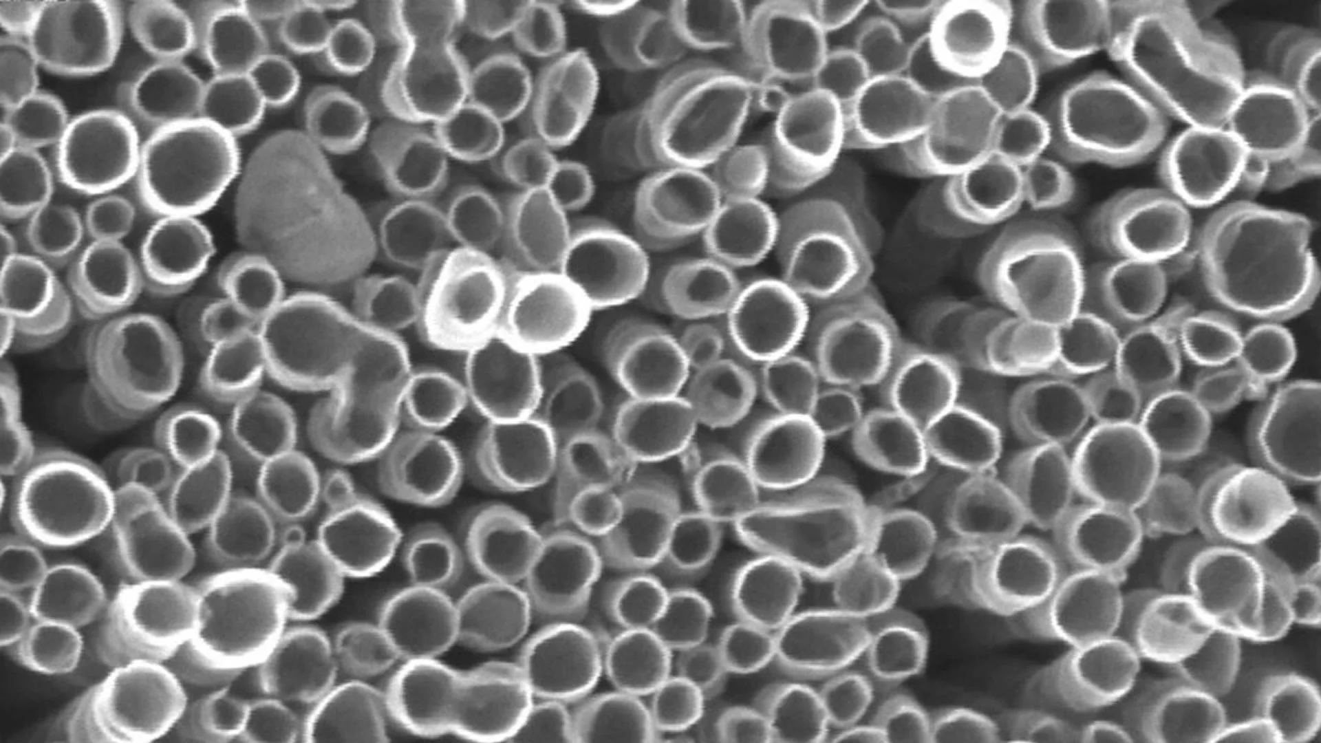 新型碳納米管絕緣材料可耐受超過 4,700°F 的高溫