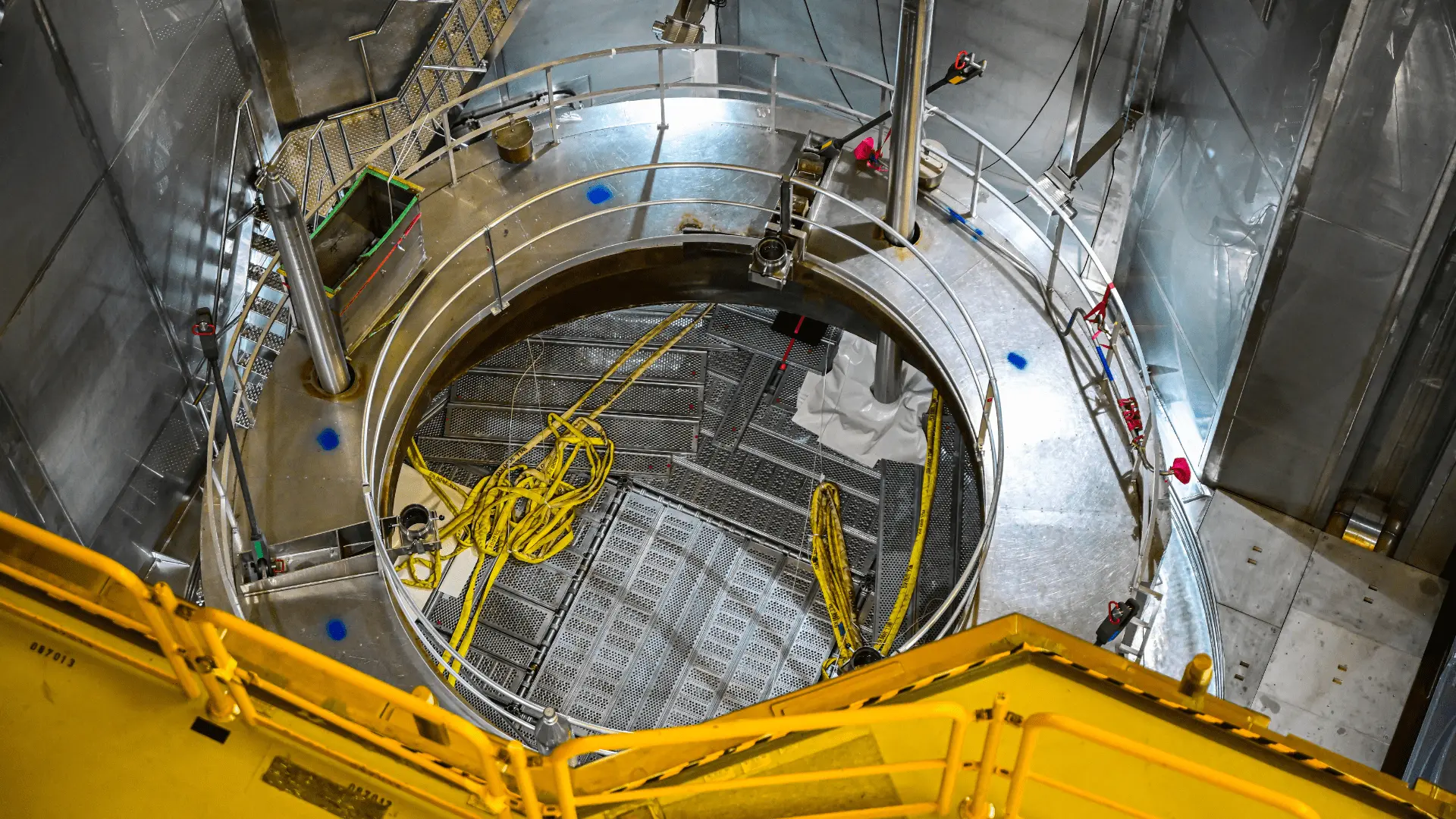 實時 3D 成像顯示核材料在壓力下腐蝕情況