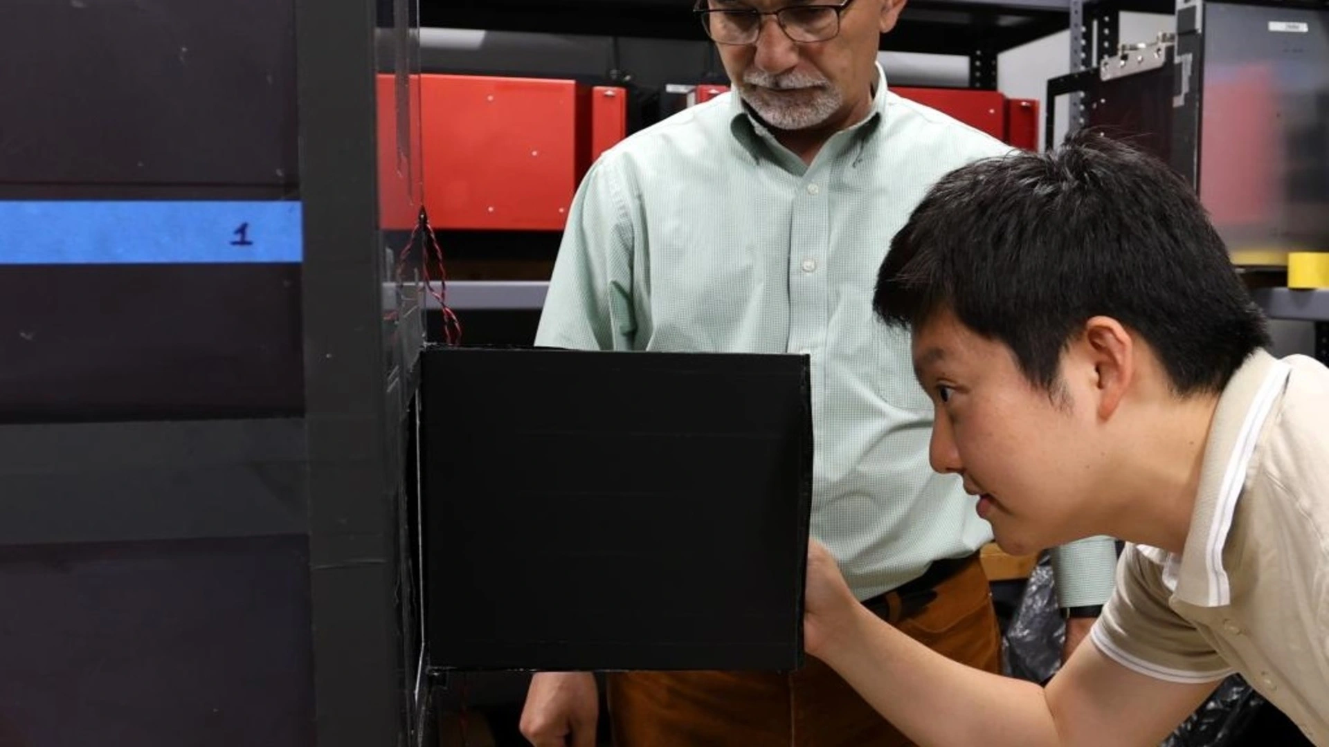 新型移動探測器捕捉瞬態 μ 子