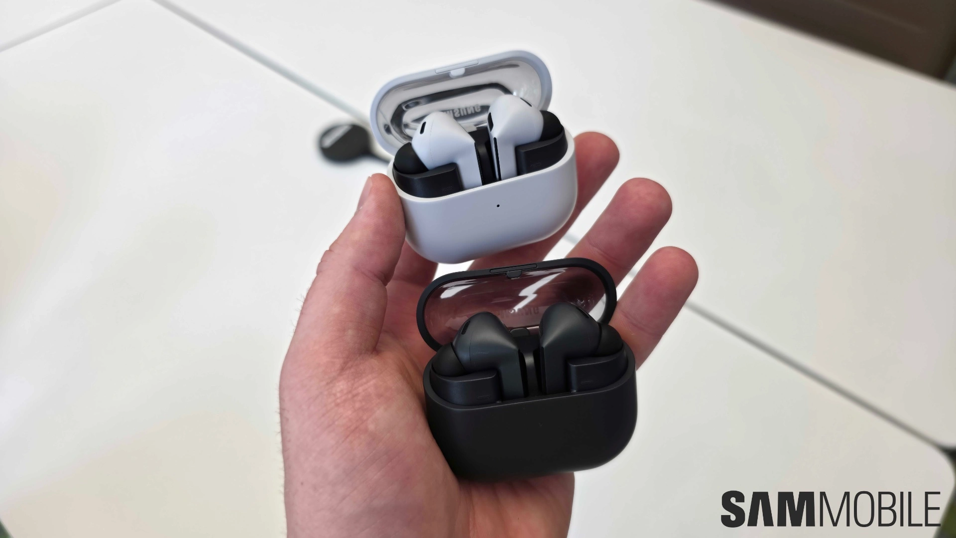 Samsung Galaxy Buds 3 FE 正式發佈，全新設計及基本功能介紹