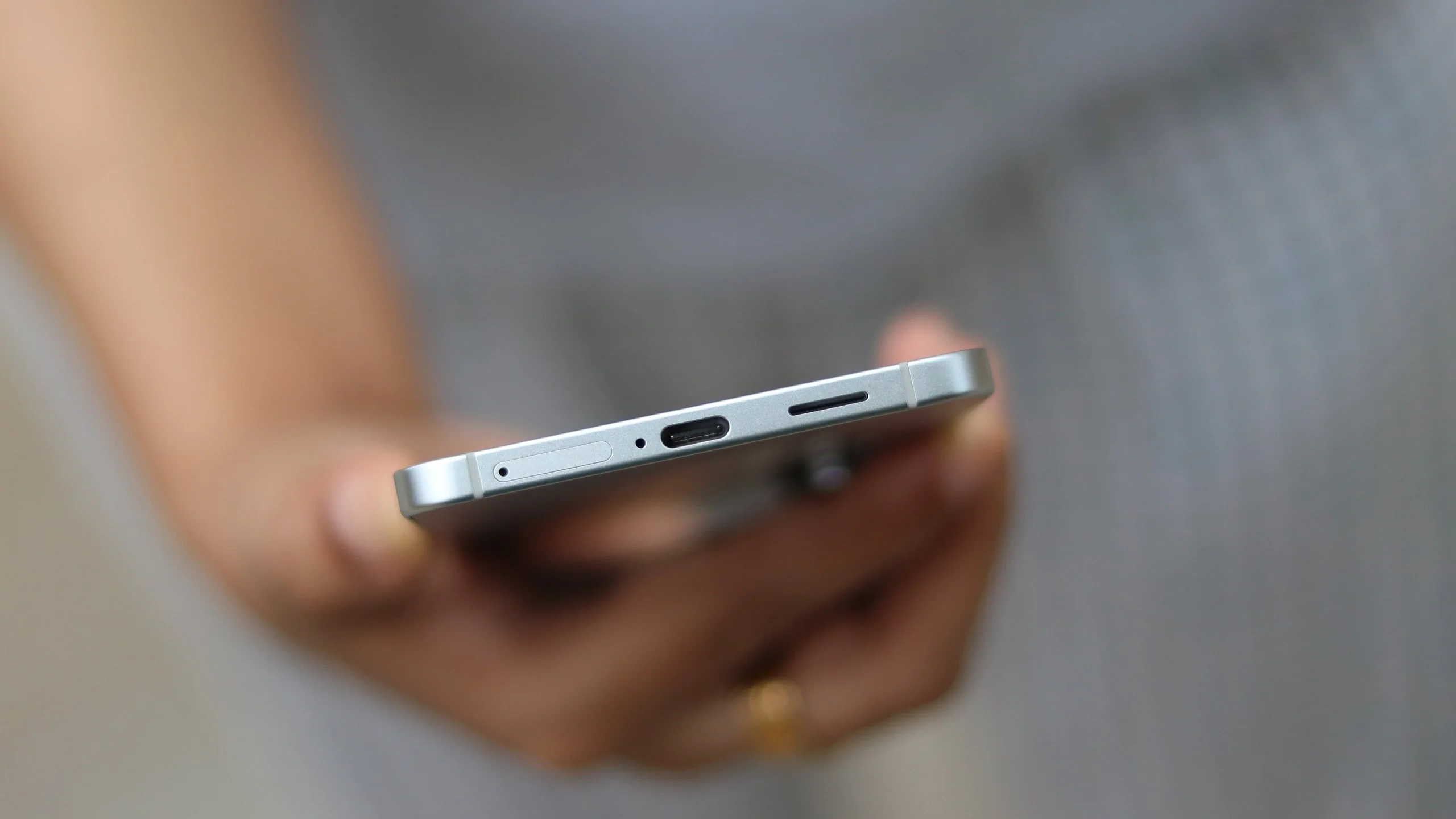 Galaxy S26 Edge 將提供更高的電池容量，無需矽碳技術