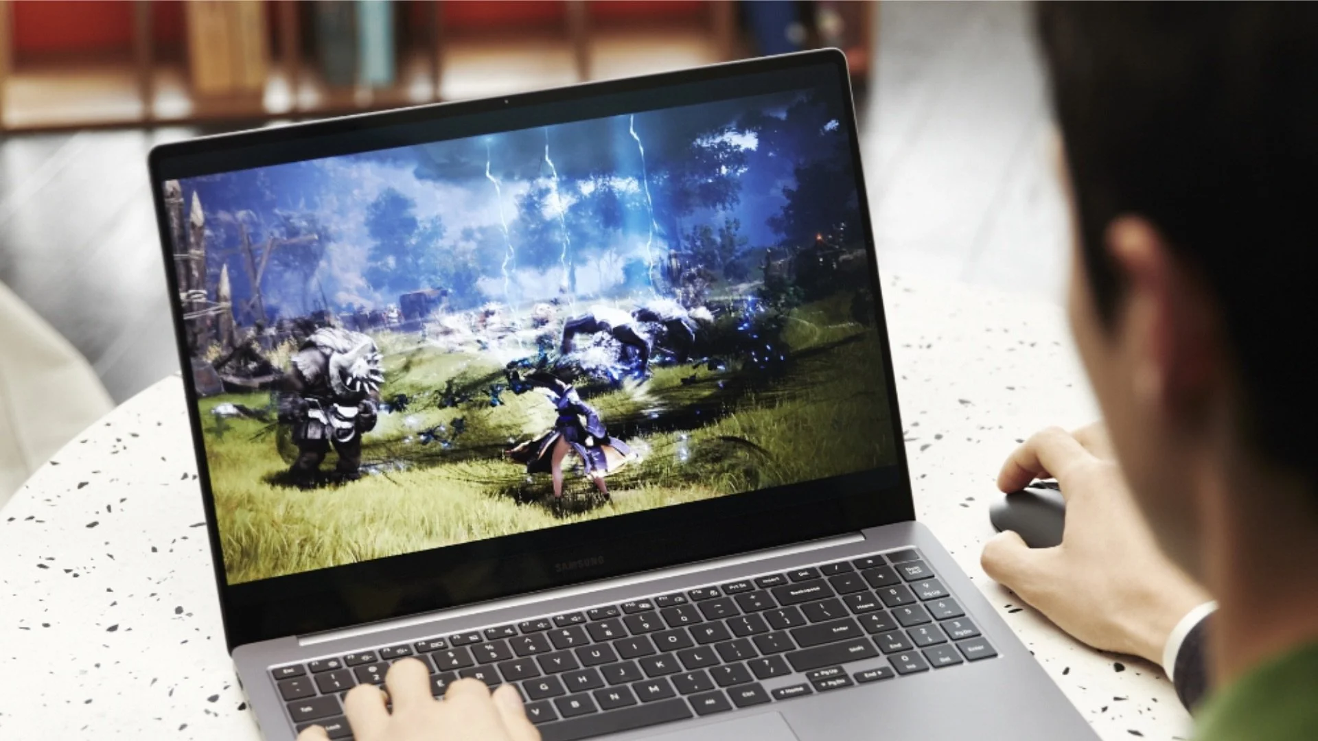 Samsung Galaxy Book Ultra 的 Gaming Copilot 助力玩家挑戰遊戲首領