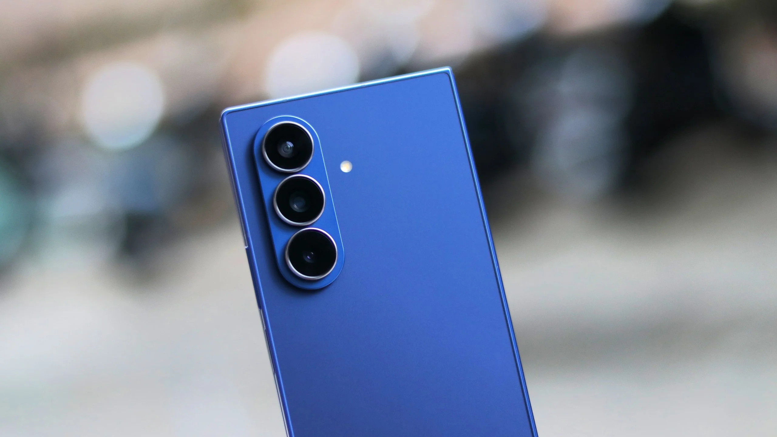 Samsung Galaxy Z Fold 7 在英國和歐洲面臨首個重大競爭者