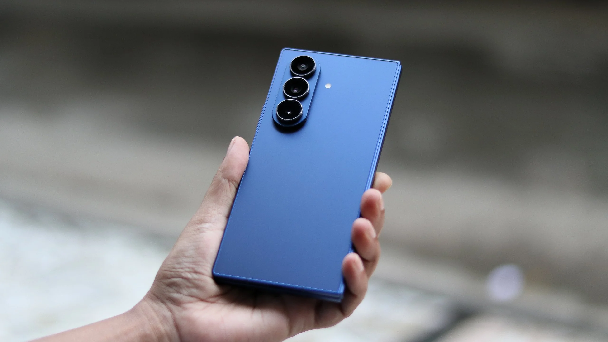 Samsung Galaxy Z Fold 7 廣告再度對 iPhone 釋放挑釁訊息