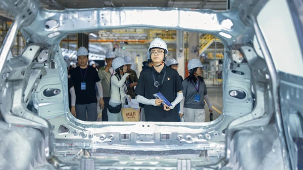 安徽智界超級工廠以每分鐘一台車的效率樹立智能汽車製造新標杆