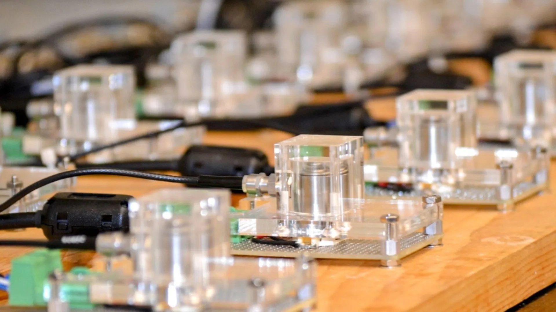 電池噪音解析：裂紋、氣體及安全提示