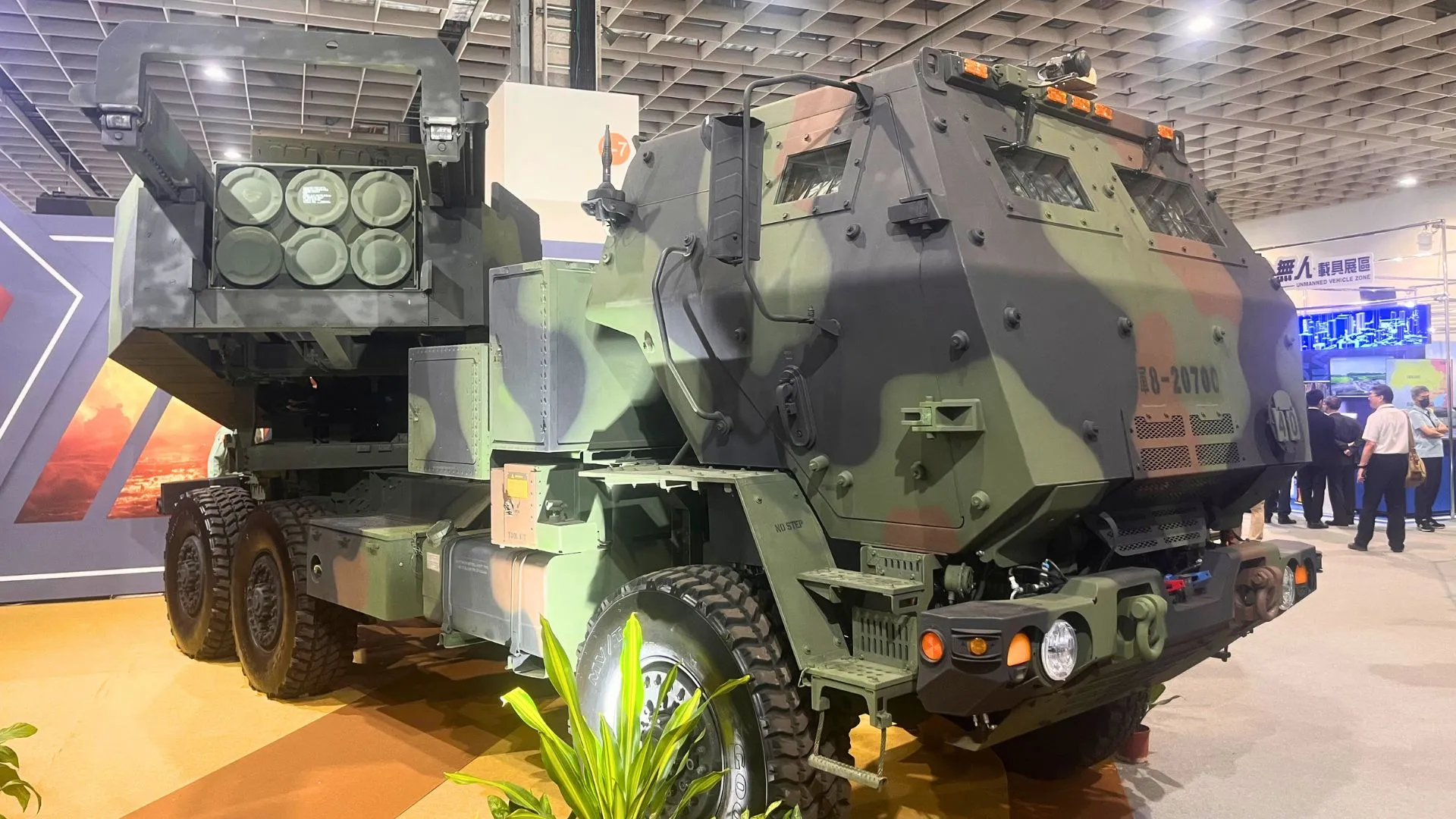 台灣首次展示美國毀滅性武器，包括 HIMARS 和 Abrams