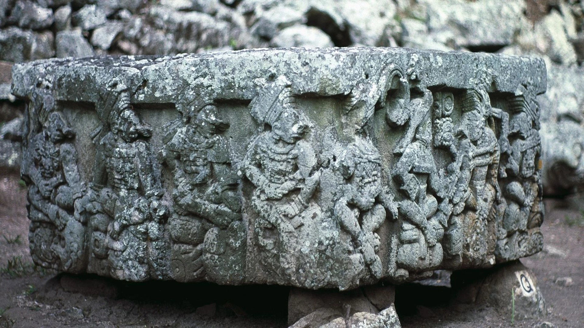 瑪雅祭壇上手勢揭示隱藏的時間記錄線索