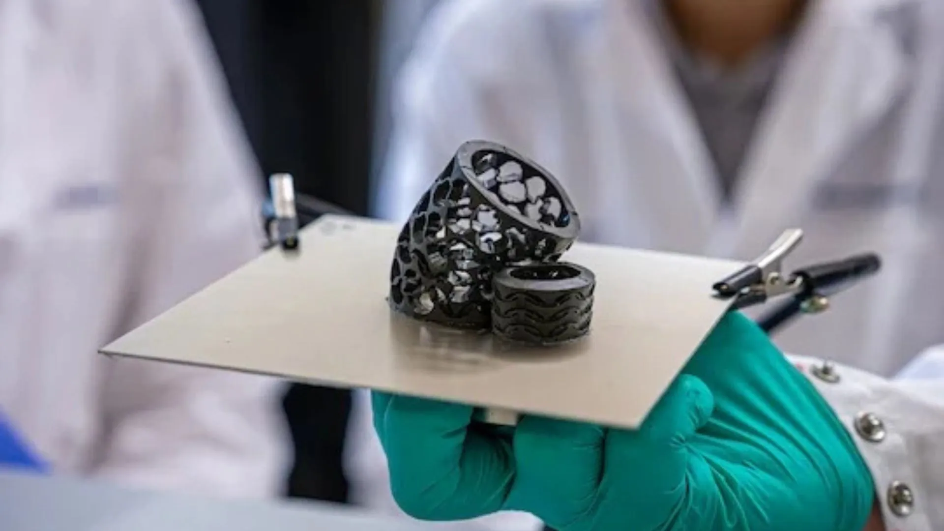 磁控軟質超材料抗酸且保持形狀